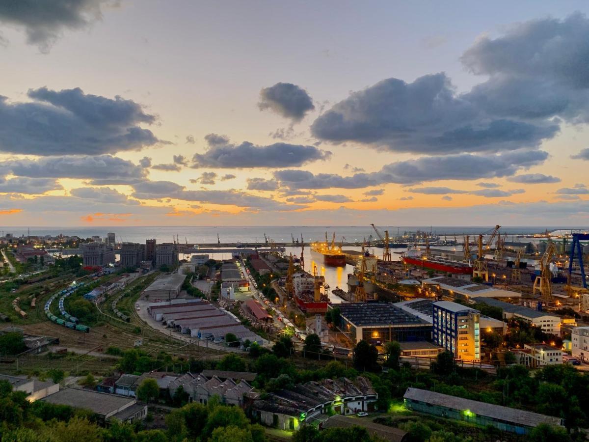 Rooftop Apt With Large Harbor View Terrace Констанца Экстерьер фото